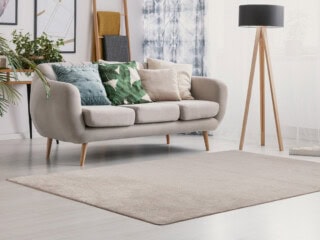 Velvet Teppich mit Sofa